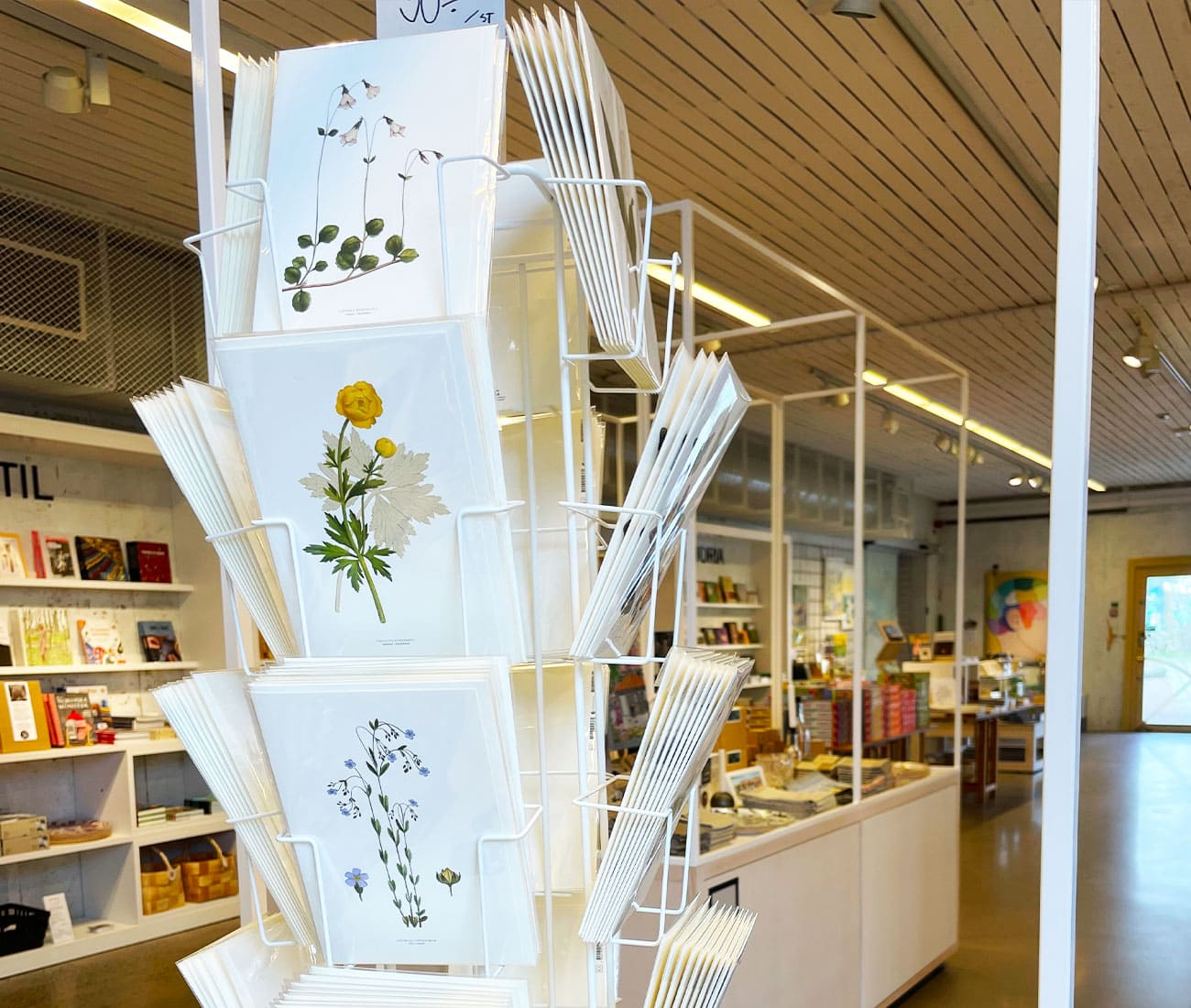 Jönköpings läns museum säljer vackra kort från Gullers Trading